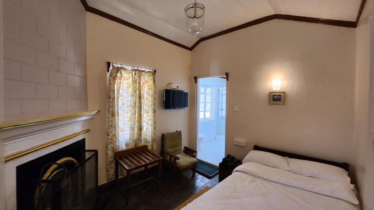 Ivanhoe Hotel Дарджилинг Экстерьер фото