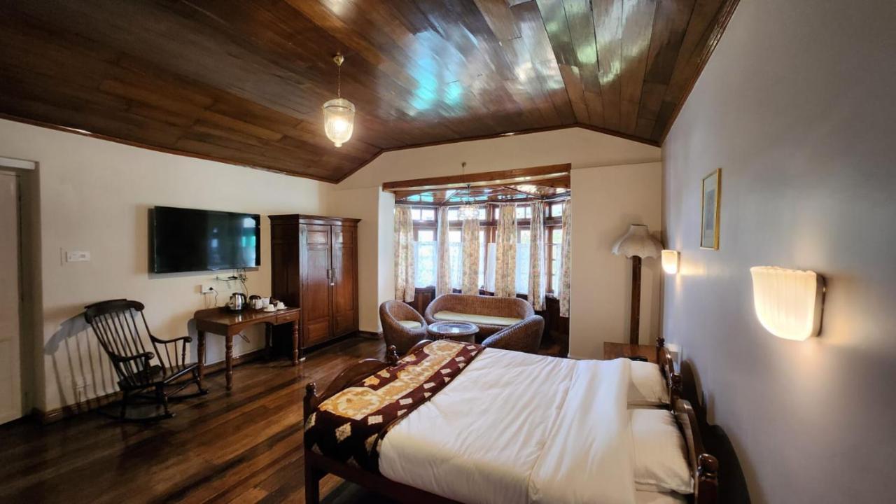 Ivanhoe Hotel Дарджилинг Экстерьер фото