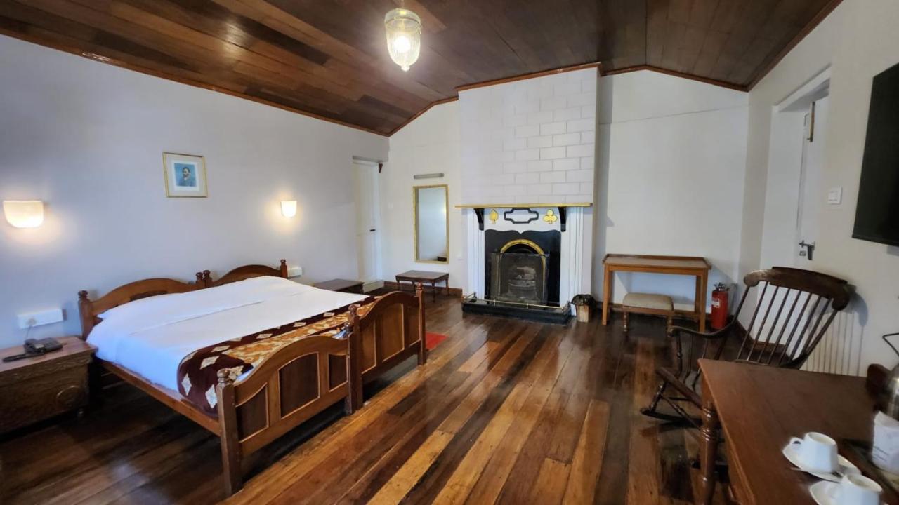 Ivanhoe Hotel Дарджилинг Экстерьер фото