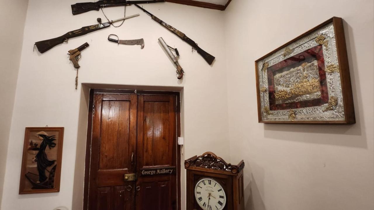 Ivanhoe Hotel Дарджилинг Экстерьер фото
