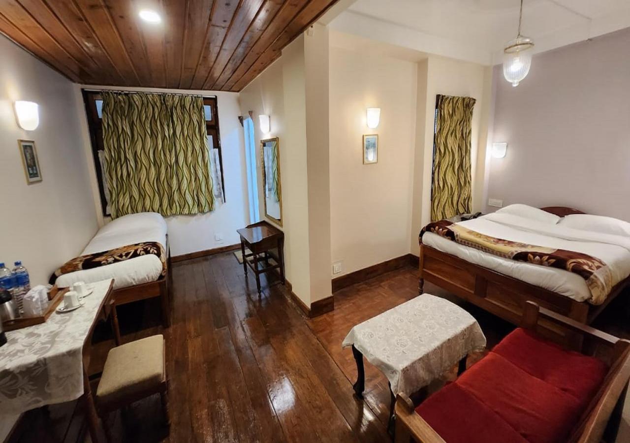 Ivanhoe Hotel Дарджилинг Экстерьер фото
