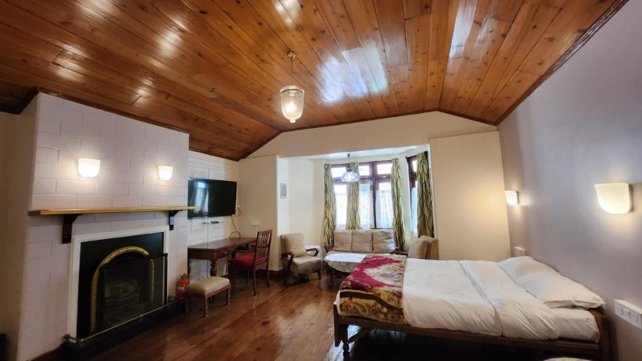 Ivanhoe Hotel Дарджилинг Экстерьер фото