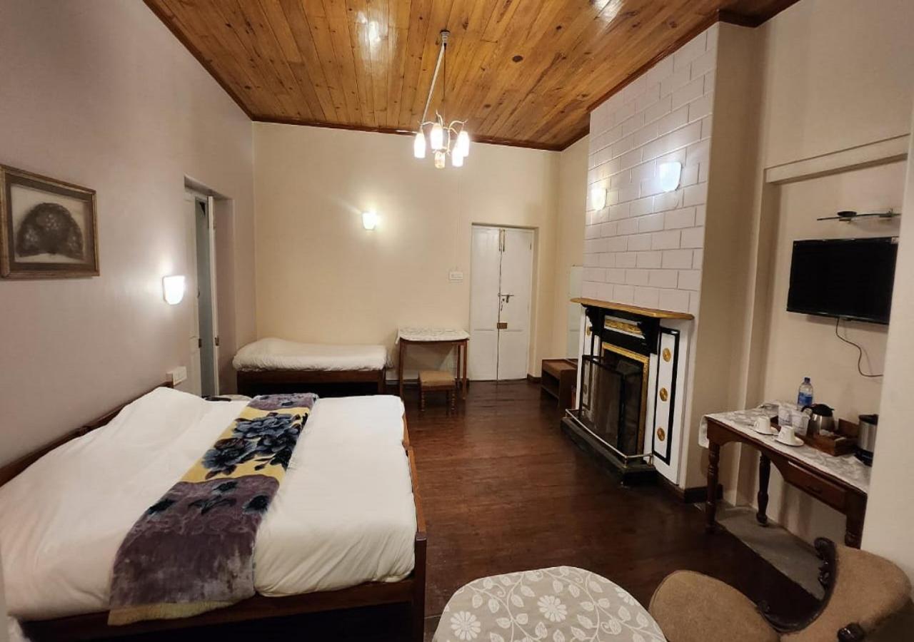 Ivanhoe Hotel Дарджилинг Экстерьер фото