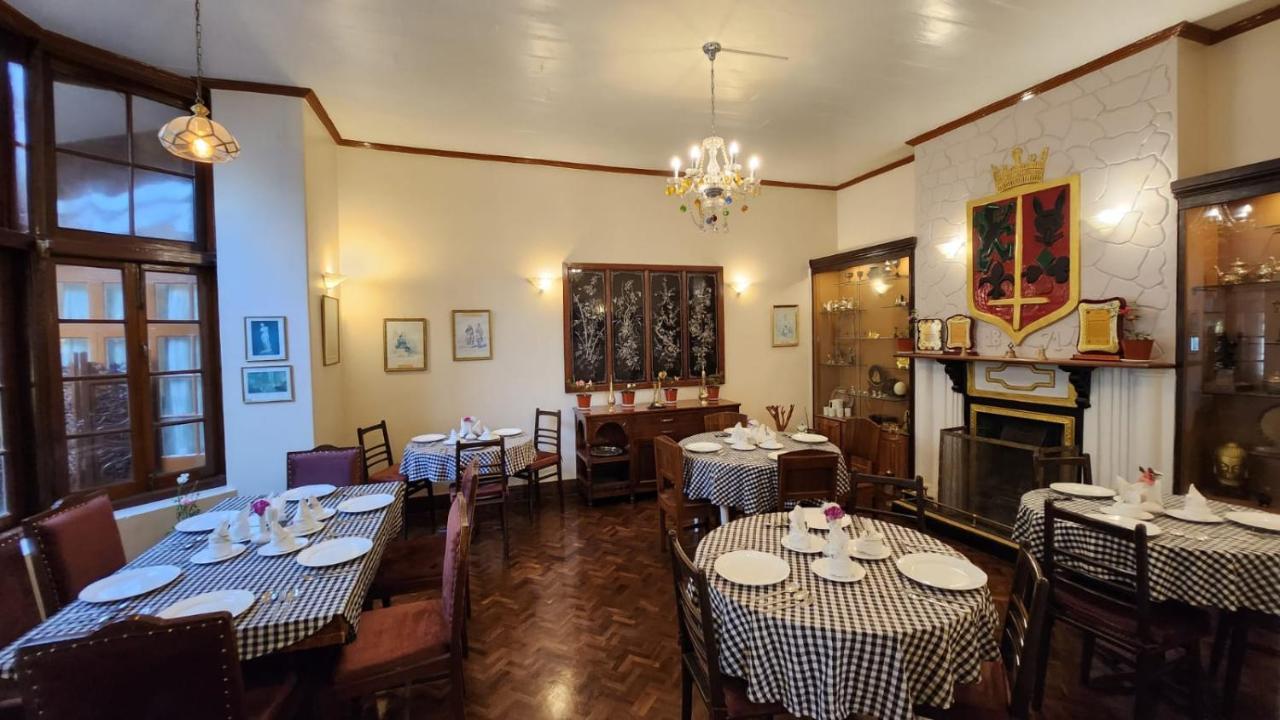 Ivanhoe Hotel Дарджилинг Экстерьер фото
