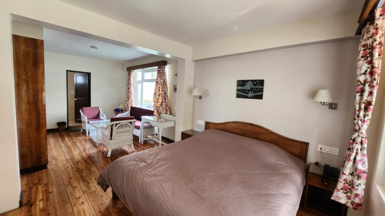 Ivanhoe Hotel Дарджилинг Экстерьер фото