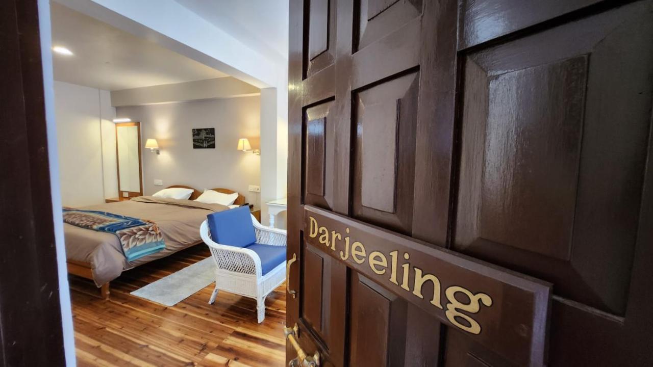 Ivanhoe Hotel Дарджилинг Экстерьер фото