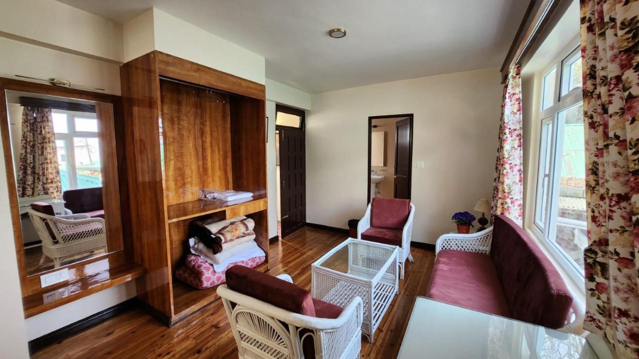 Ivanhoe Hotel Дарджилинг Экстерьер фото
