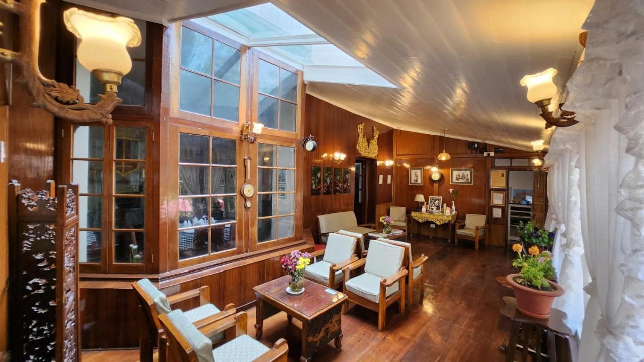 Ivanhoe Hotel Дарджилинг Экстерьер фото